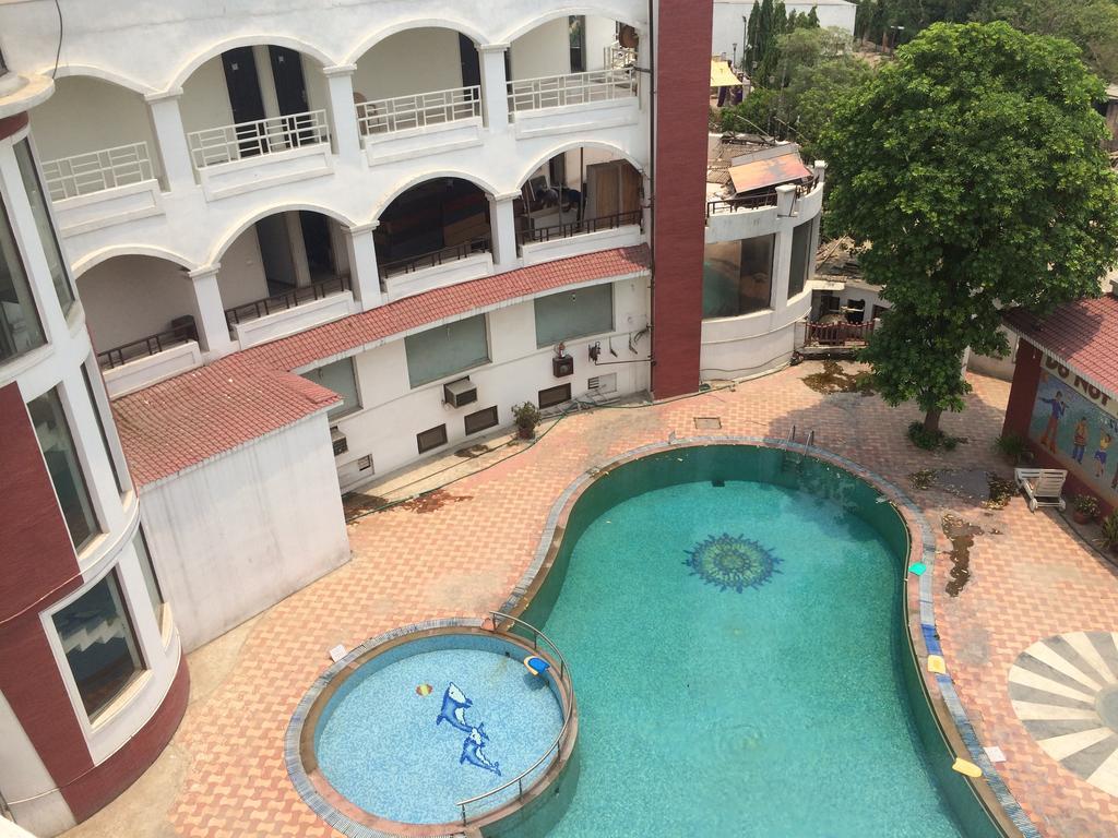 Grand Heritage Resort Greater Noida Exteriör bild