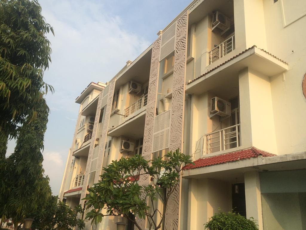 Grand Heritage Resort Greater Noida Exteriör bild