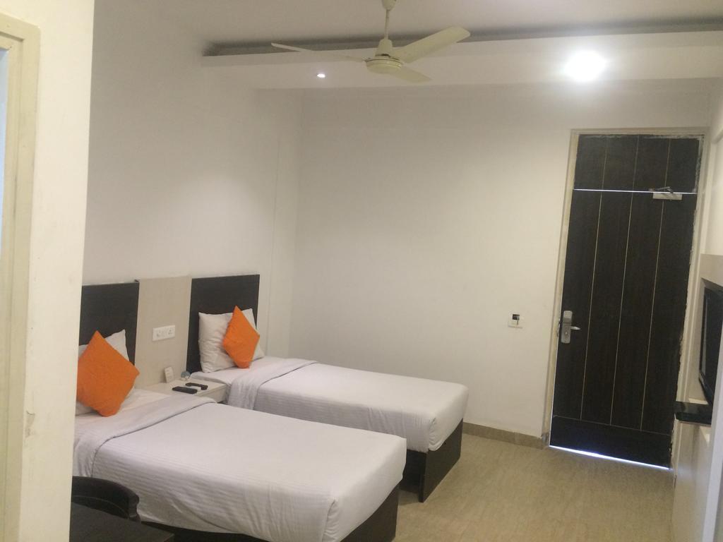 Grand Heritage Resort Greater Noida Exteriör bild
