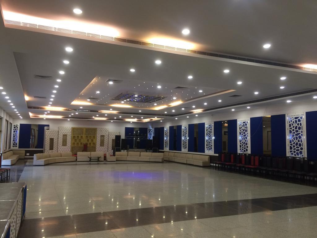 Grand Heritage Resort Greater Noida Exteriör bild