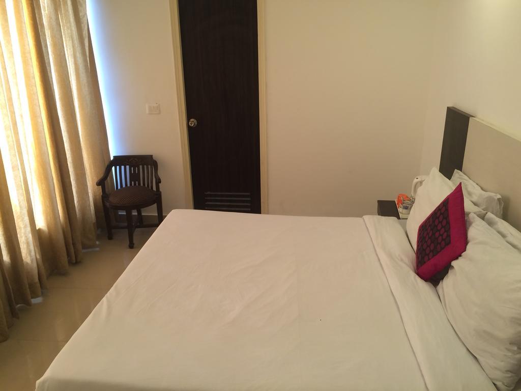 Grand Heritage Resort Greater Noida Rum bild