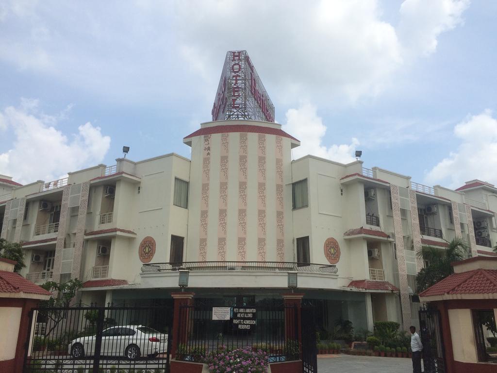 Grand Heritage Resort Greater Noida Exteriör bild