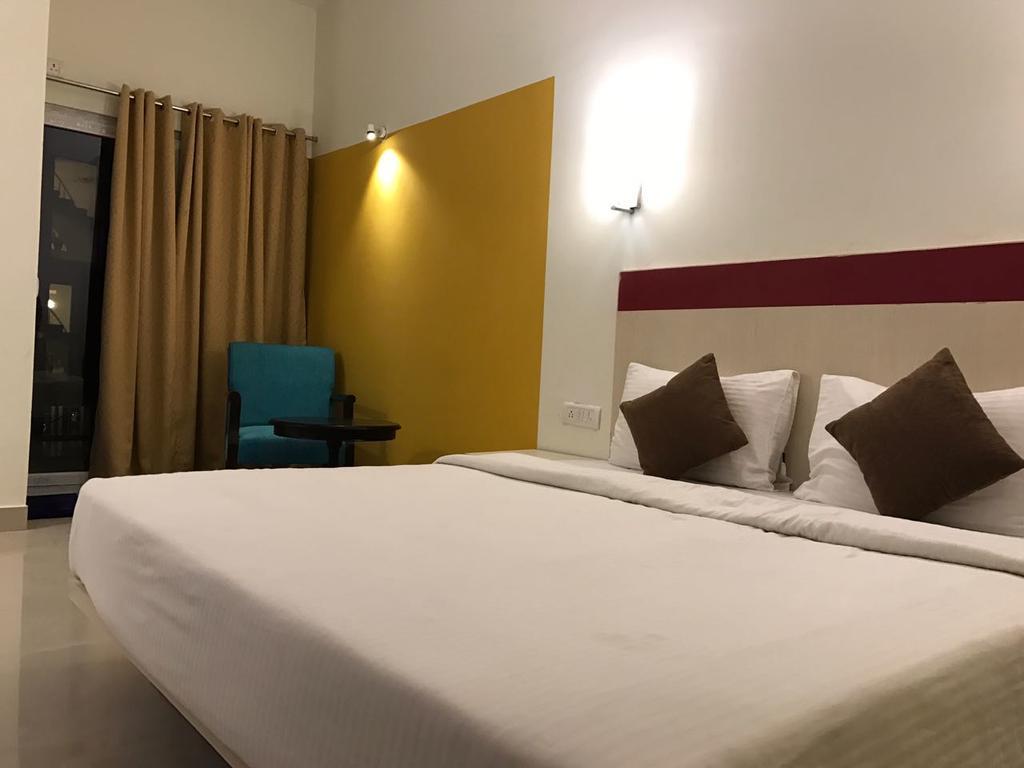 Grand Heritage Resort Greater Noida Exteriör bild